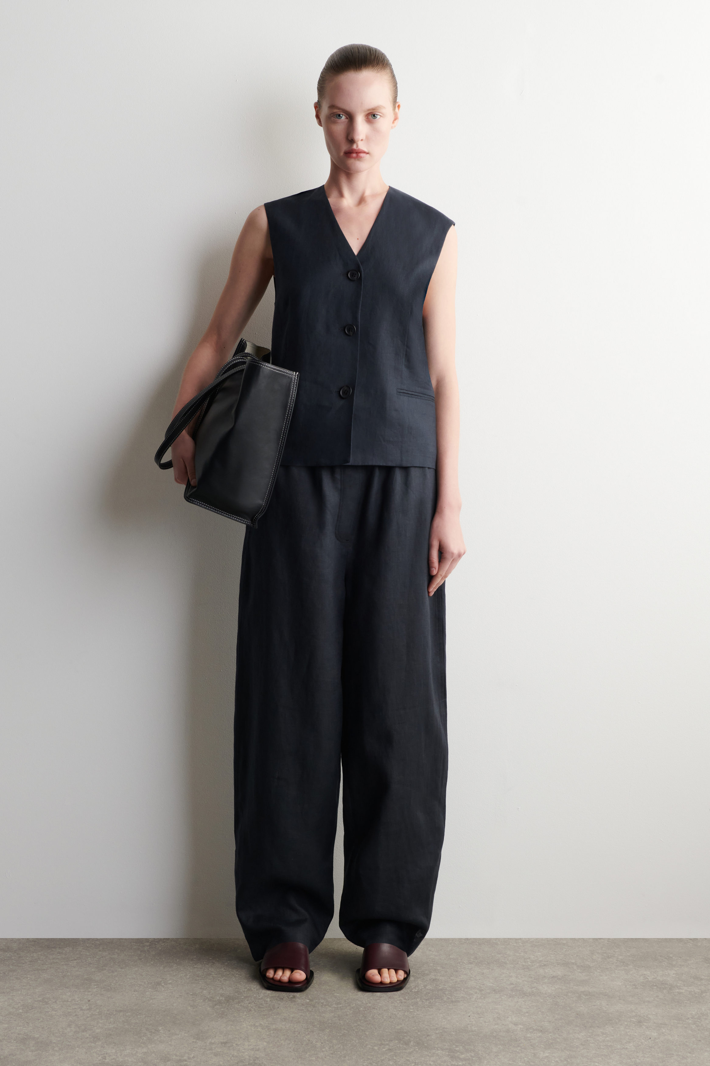 Elasticized Linen Barrel-Leg Pant