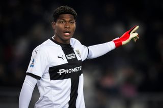 STADIO OLIMPICO GRANDE TORINO, TURIN, ITALY - 2025/01/05: Zion Suzuki of Parma Calcio gestures during the Serie A football match between Torino FC and Parma Calcio. The match ended 0-0 tie. (Photo by Nicolò Campo/LightRocket via Getty Images) Manchester United