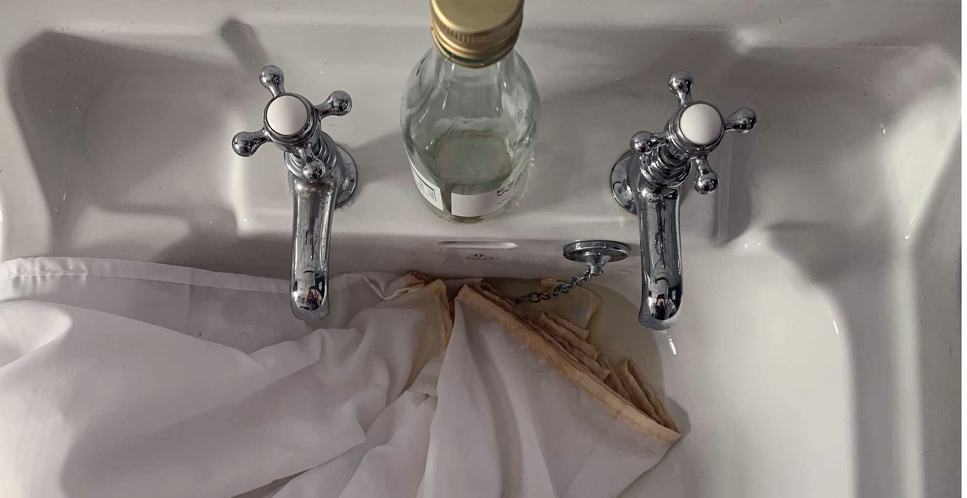 how to clean a shower curtain with vinegar