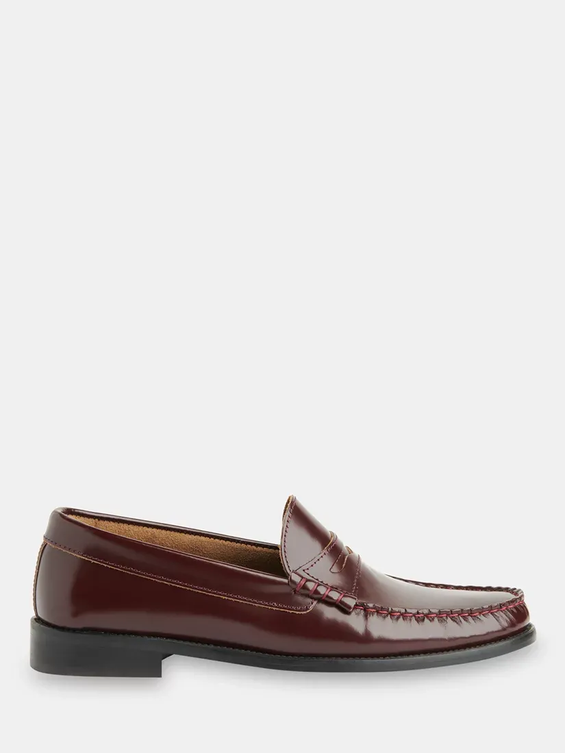 Burgundy Loafers Are Taking Over as the Smartest Shoe Trend Burgundy Loafers Are Taking Over as the Smartest Shoe Trend