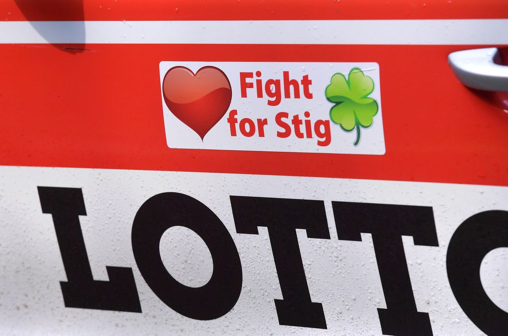 Lotto Soudal team cars carry a message for Stig Broeckx