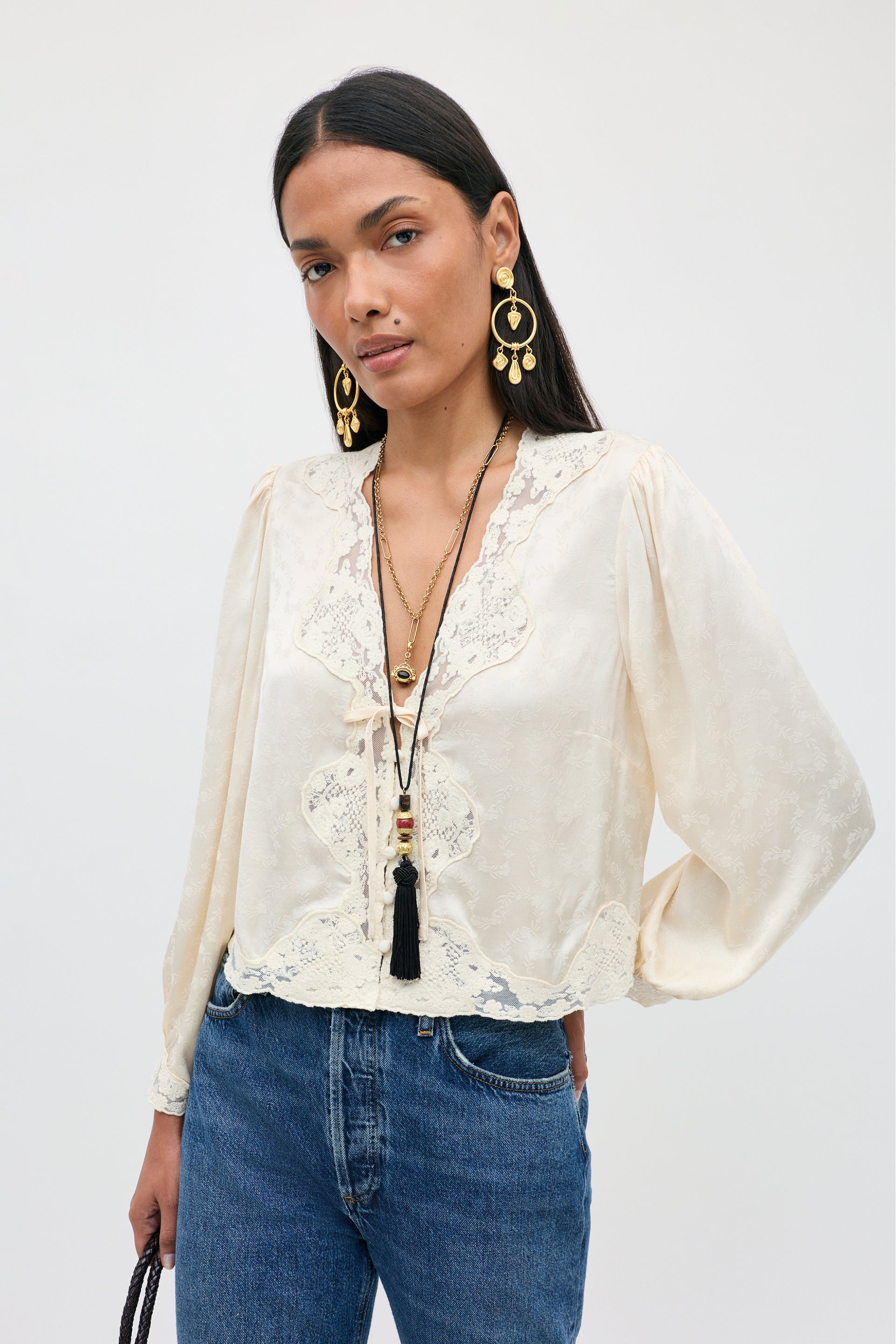 Tove Satin Jacqaurd Top in Cream Floral Trail Jacquard Champagne