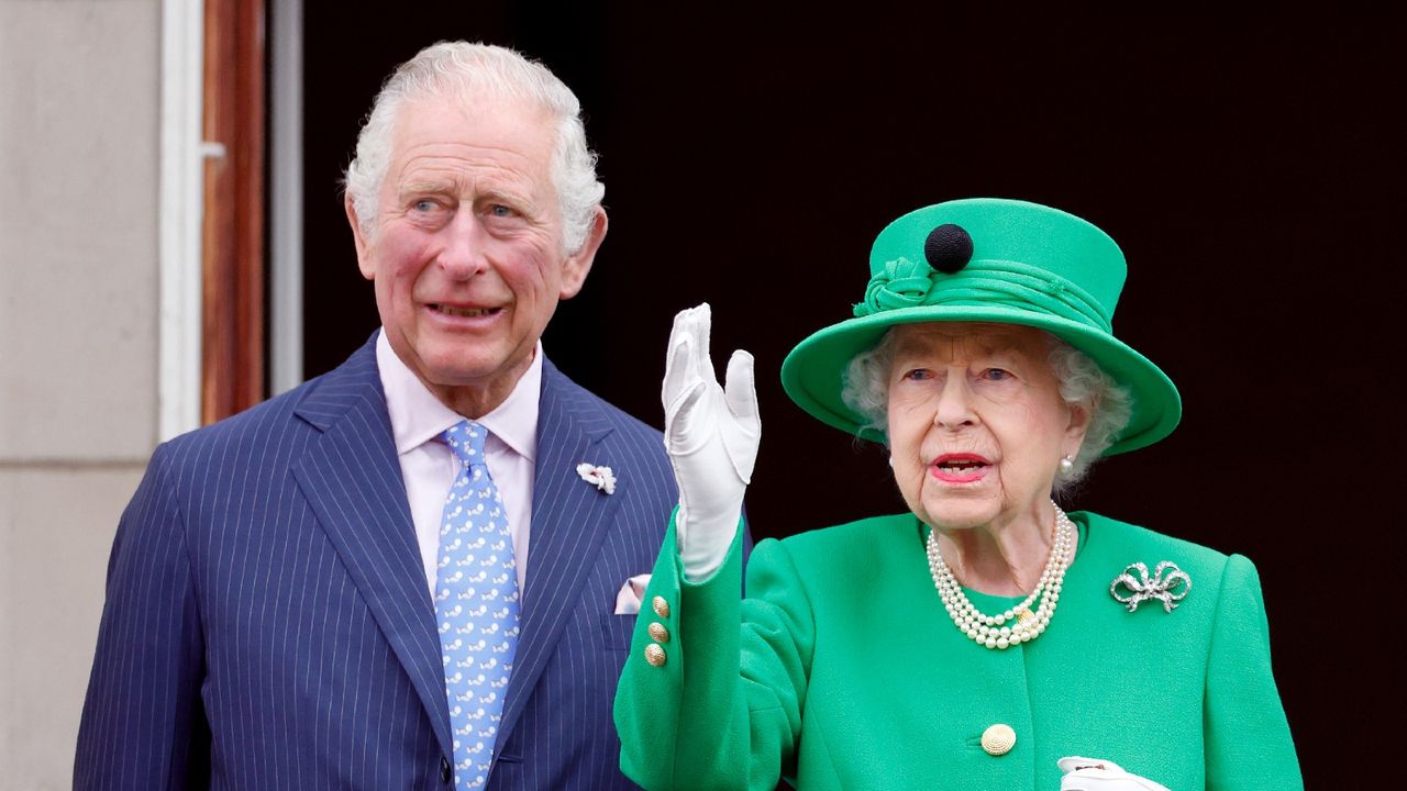 Prince Charles&#039; last minute phone call - Prince Charles, Prince of Wales and Queen Elizabeth II stand on the balcony of Buckingham Palace following the Platinum Pageant on June 5, 2022 in London, England. The Platinum Jubilee of Elizabeth II is being celebrated from June 2 to June 5, 2022, in the UK and Commonwealth to mark the 70th anniversary of the accession of Queen Elizabeth II on 6 February 1952.