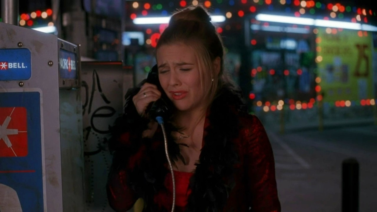Alicia Silverstone distraught on a payphone in Clueless.