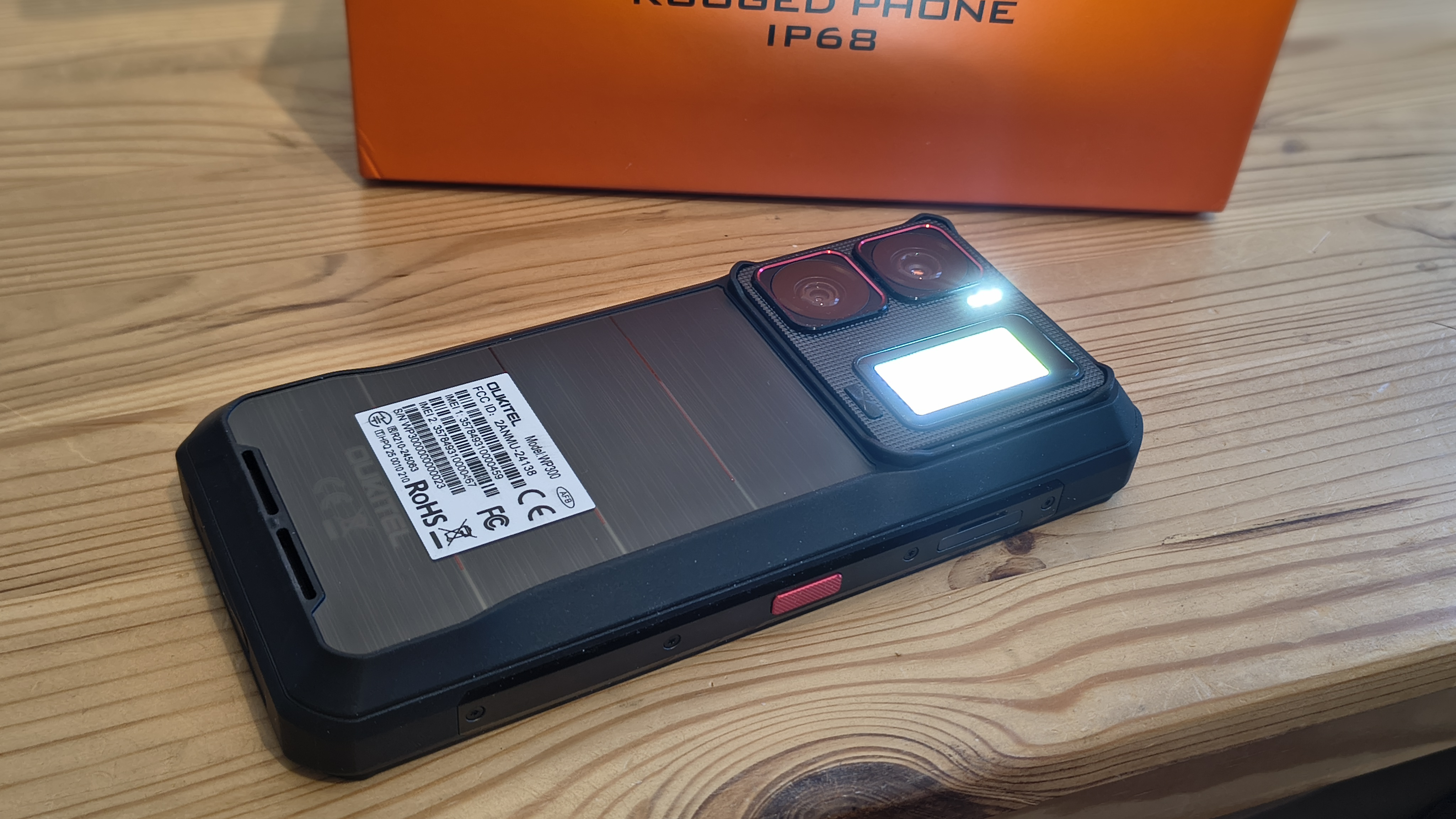 Oukitel WP300