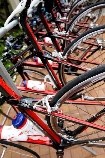 The Scott F01's truncated airfoil tubes are said to save 20W of power at typical racing speeds.