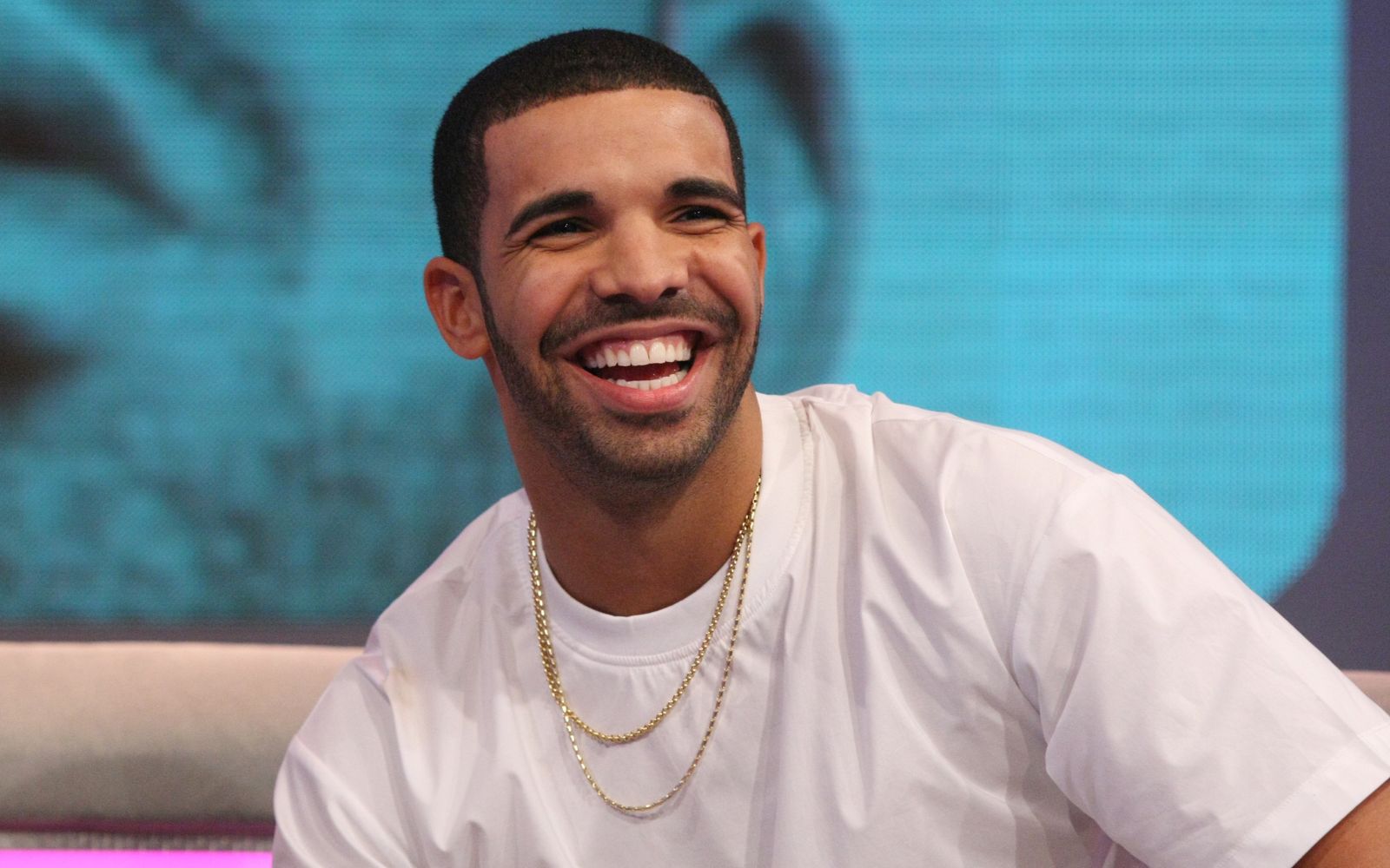 What Makes Drake's Bed Worth $400,000?