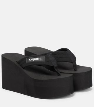 FVkBy4fLkFsayPSt3AWZmQ-320-80 يعود اتجاه Flip-Flop منصة التسعينات إلى صيف 2025