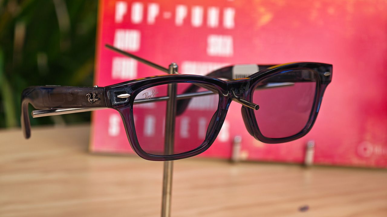 Ray-Ban Meta Audio glasses in the Burbank style