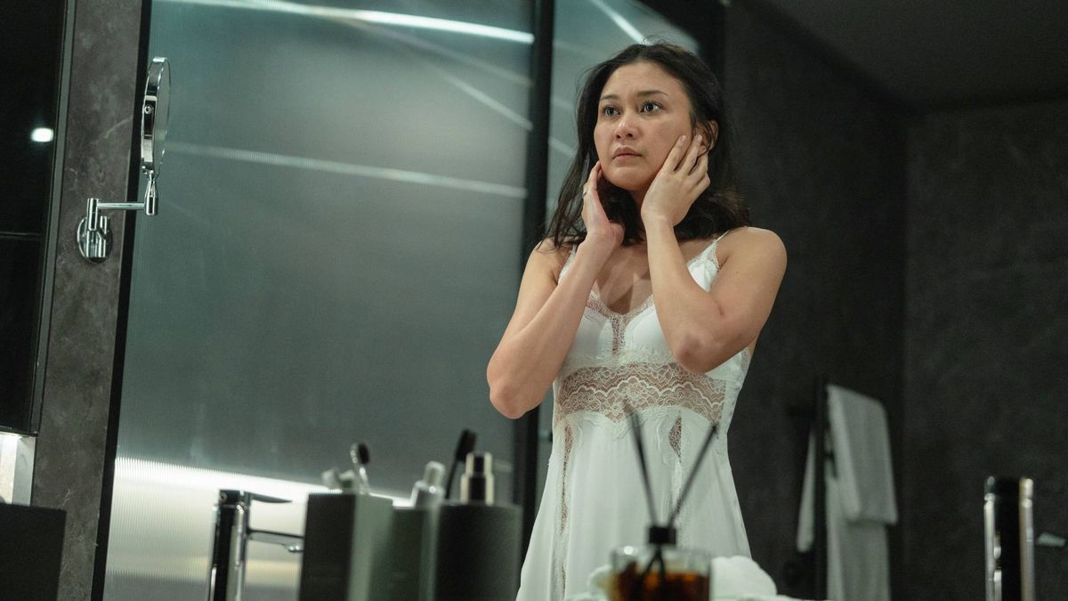 Netflix’s new psychological thriller movie is an unnerving descent into ...