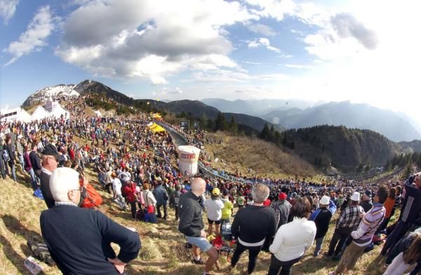 The huge crowds at the sumimt of Monte Zoncolan
