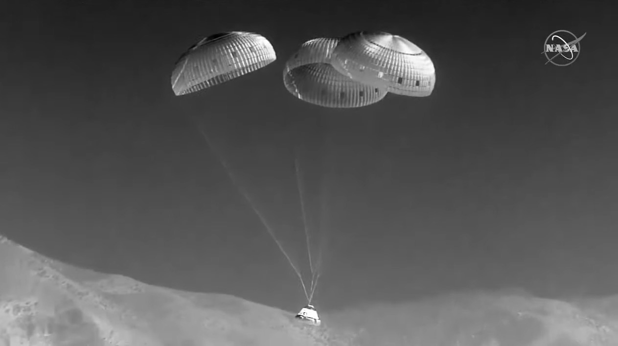 Boeing's Starliner capsule nears touchdown at White Sands Missile Range in New Mexico on May 25, 2022.