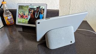 google pixel tablet charging speaker dock