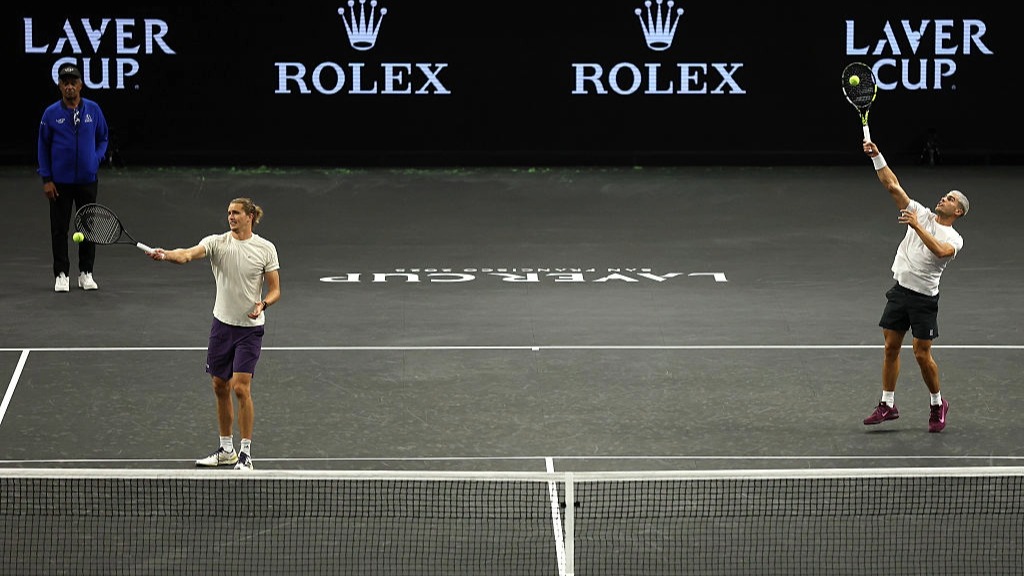 Alexander Zverev and Carlos Alcaraz practice ahead of the Laver Cup 2025
