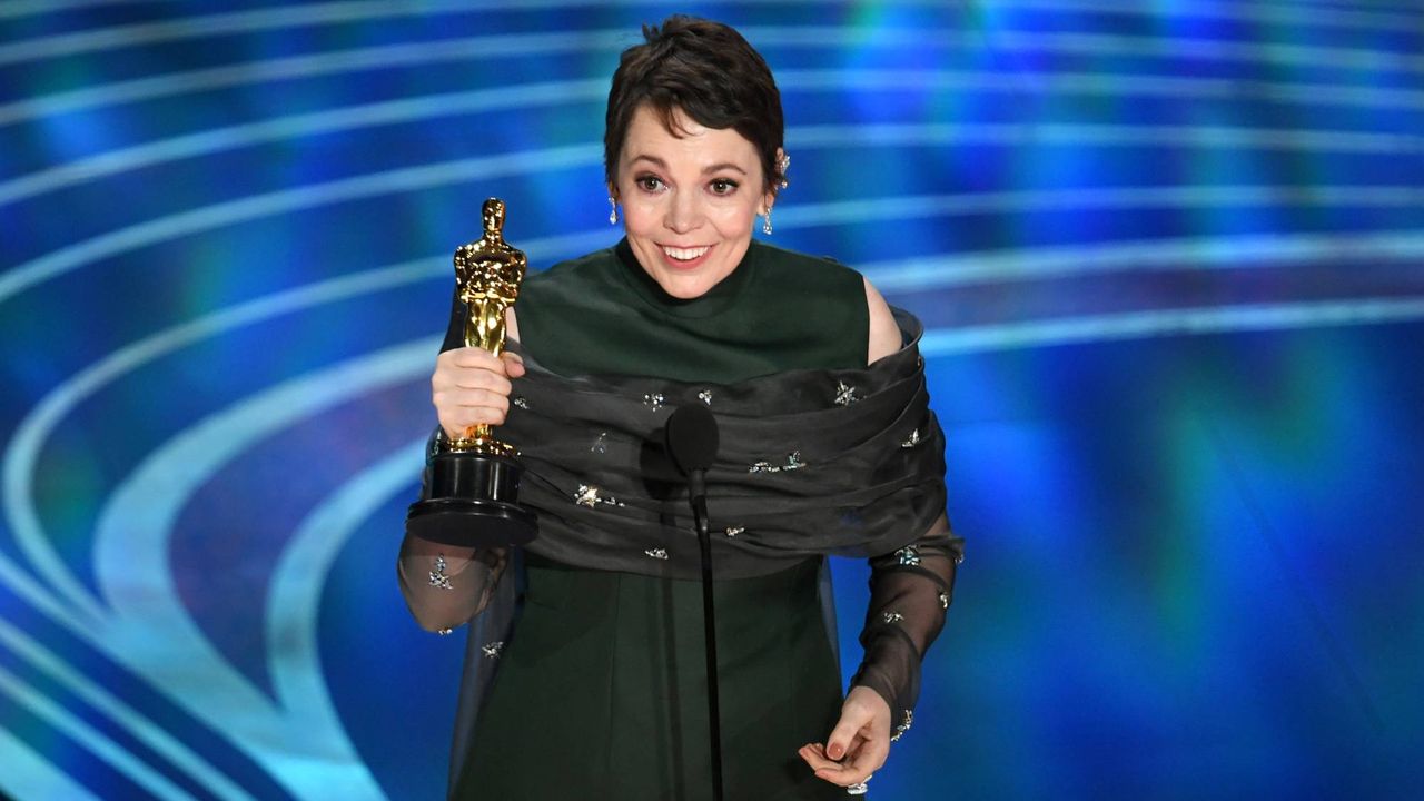 olivia colman 1131930371