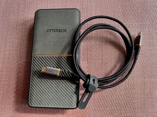 Otterbox Fast Charge Power Bank Cable Hero