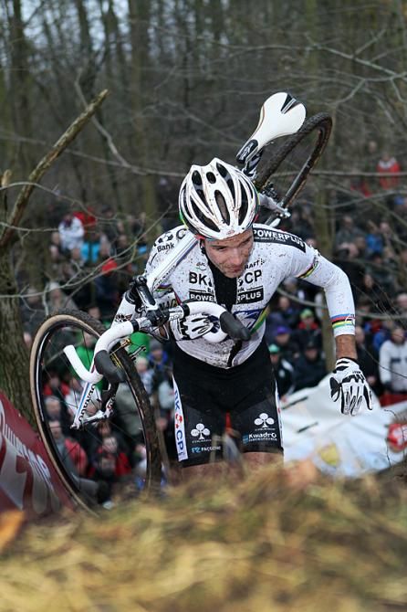 Niels Albert on the run-up.