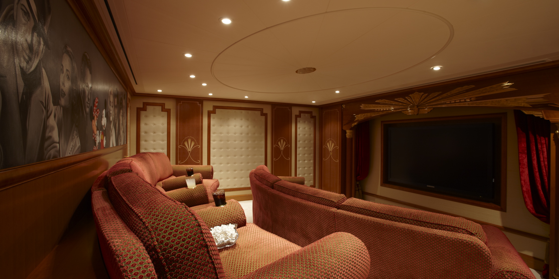 Images of the yacht Lady Christine