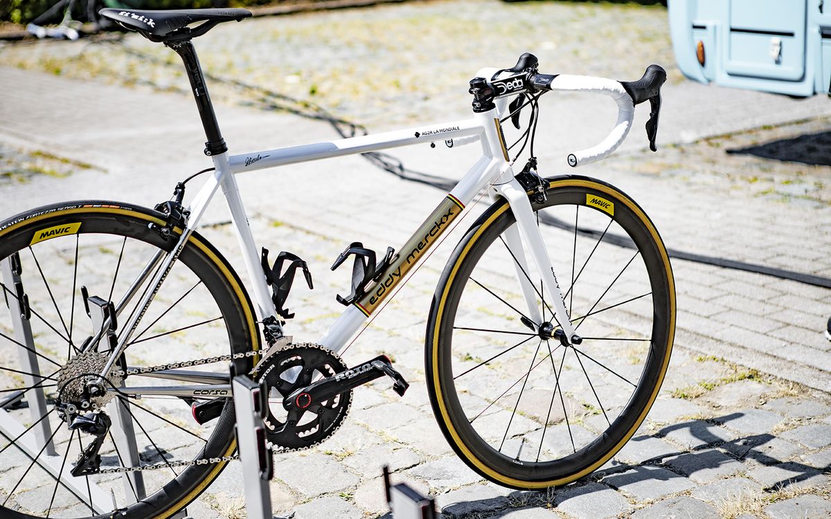 The bike was equipped with a mechanical Shimano Dura-Ace R9100 groupset