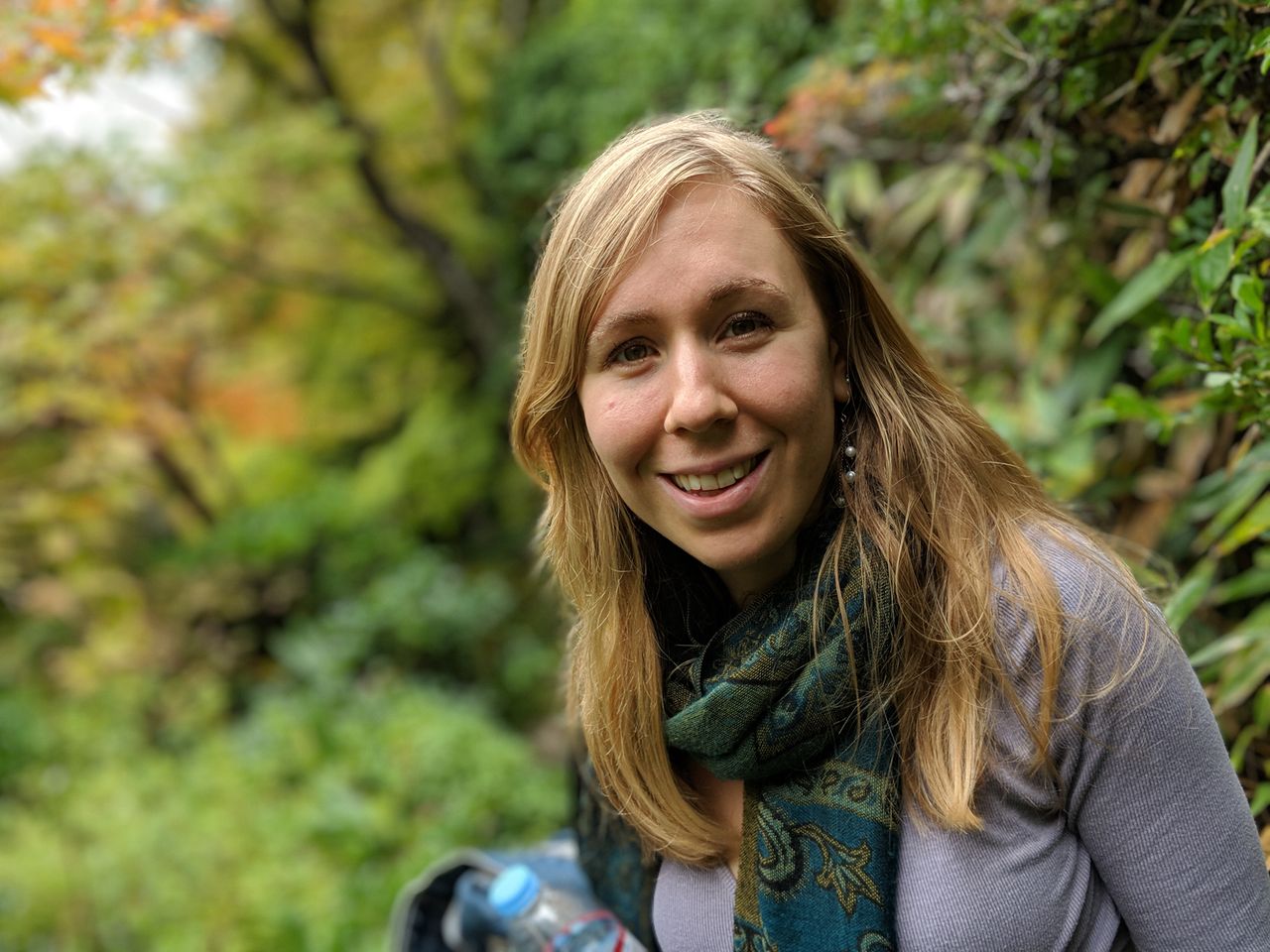 A good balance of color here, but readers have pointed out that the bokeh stops awkwardly on the right corner