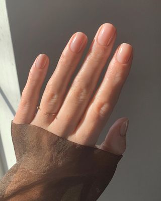 Nude nails