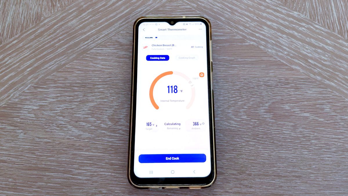 Cosori smart meat thermometer app showing chicken cooking