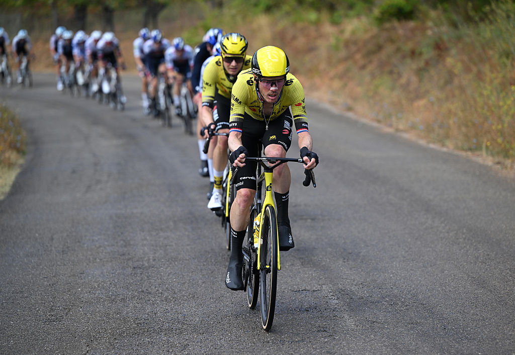 ALTO DE EL MORREDERO, SPAIN - SEPTEMBER 10: Dylan Van Baarle of Netherlands and Team Visma | Lease a Bike competes during the La Vuelta - 80th Tour of Spain 2025, Stage 17 a 143.2km stage from O Barco de Valdeorras to Alto de El Morredero 1755m / #UCIWT / on September 10, 2025 in Alto de El Morredero, Spain. (Photo by Dario Belingheri/Getty Images)