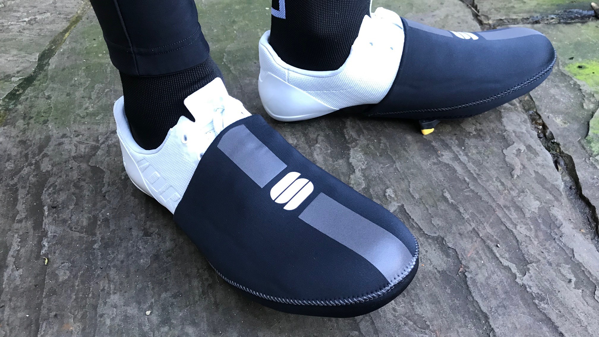 Image shows a rider wearing the Sportful Pro Race toe covers.