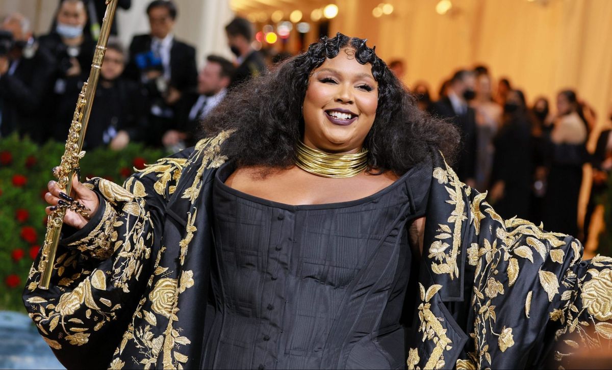 Lizzo annonce un changement de paroles après les critiques : "Je ne veux jamais promouvoir un langage désobligeant"