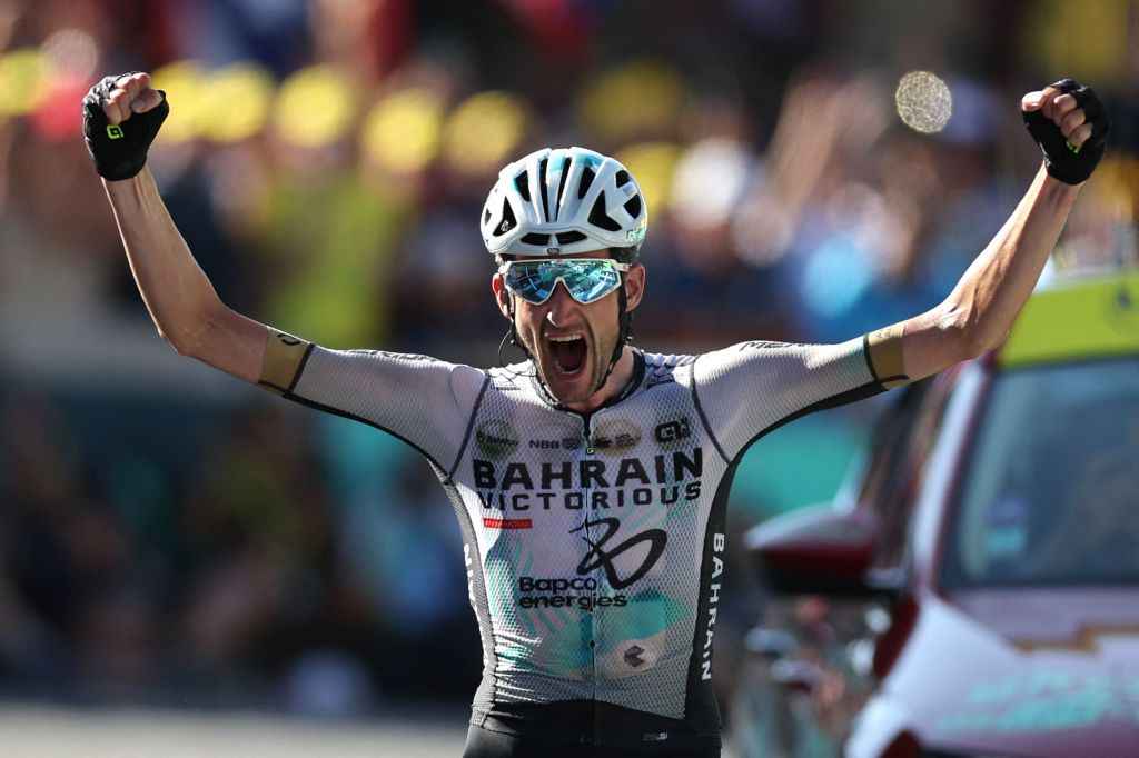 Bahrain - Victorious&#039; Dutch rider Wout Poels cycles to the finish line to win the 15th stage of the 110th edition of the Tour de France cycling race, 179 km between Les Gets Les Portes du Soleil and Saint-Gervais Mont-Blanc, in the French Alps, on July 16, 2023. (Photo by Thomas SAMSON / AFP)