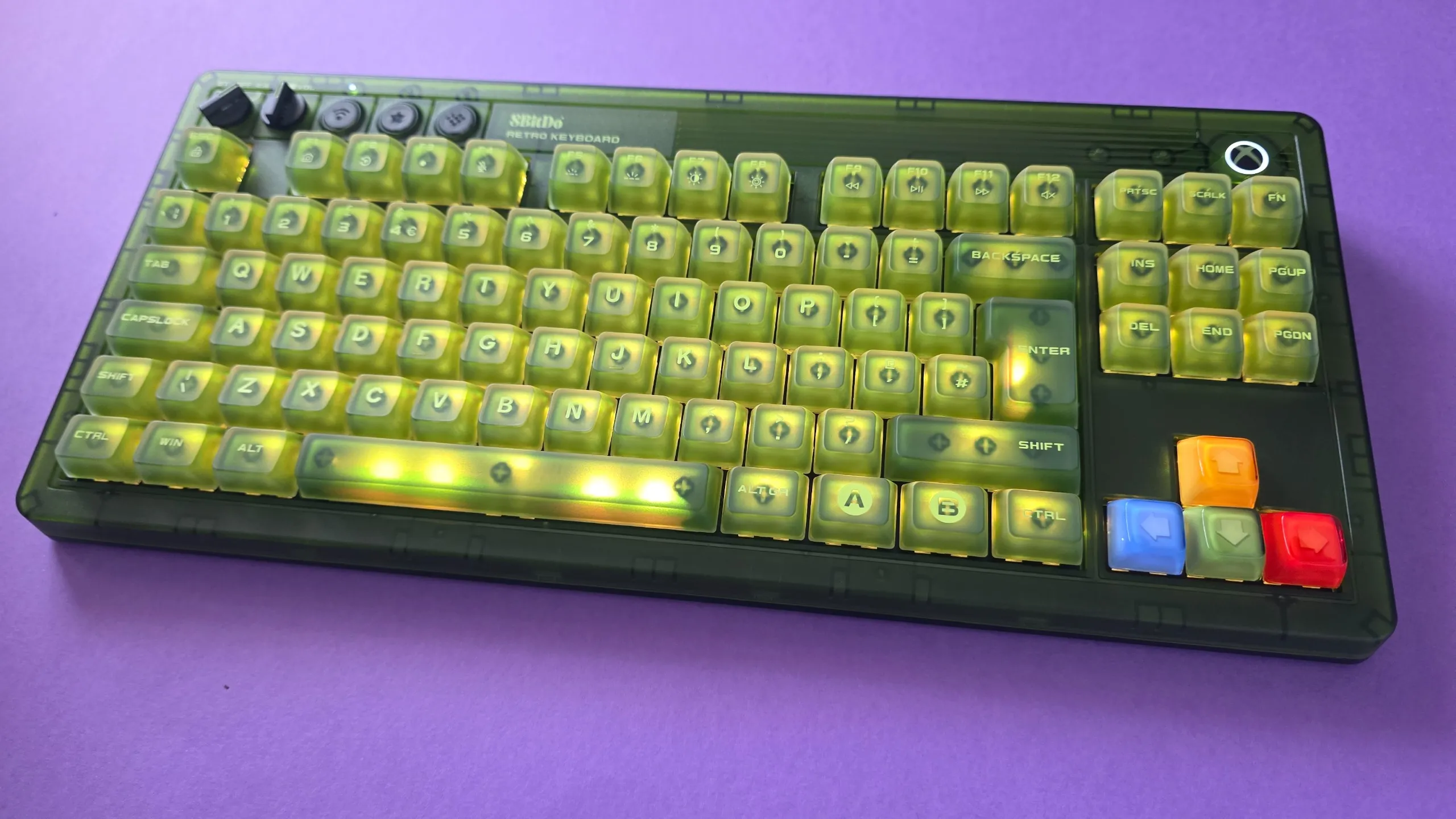Обзор 8BitDo Retro 87 Mechanical Keyboard Xbox Edition: яркий ретро-стиль и практичность