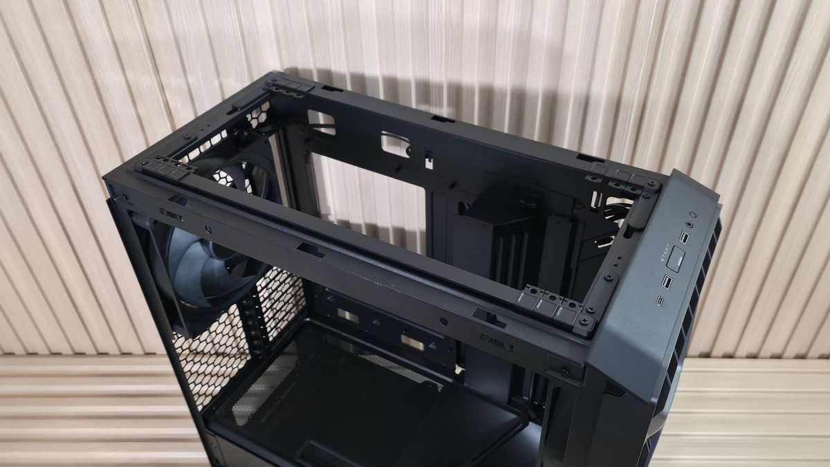 Cooler Master HAF II 500 - Inside