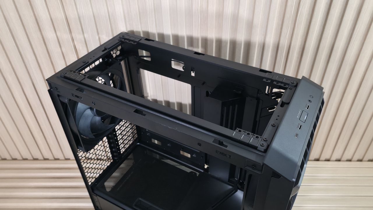 Cooler Master HAF II 500 - Inside