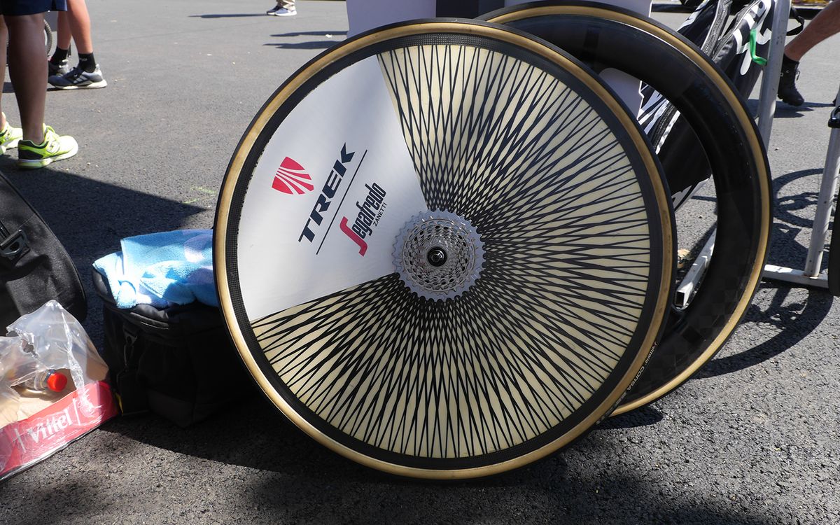 Trek-Segafredo had what looked like an older Lightweight Autobahn rear wheel with team decals attached