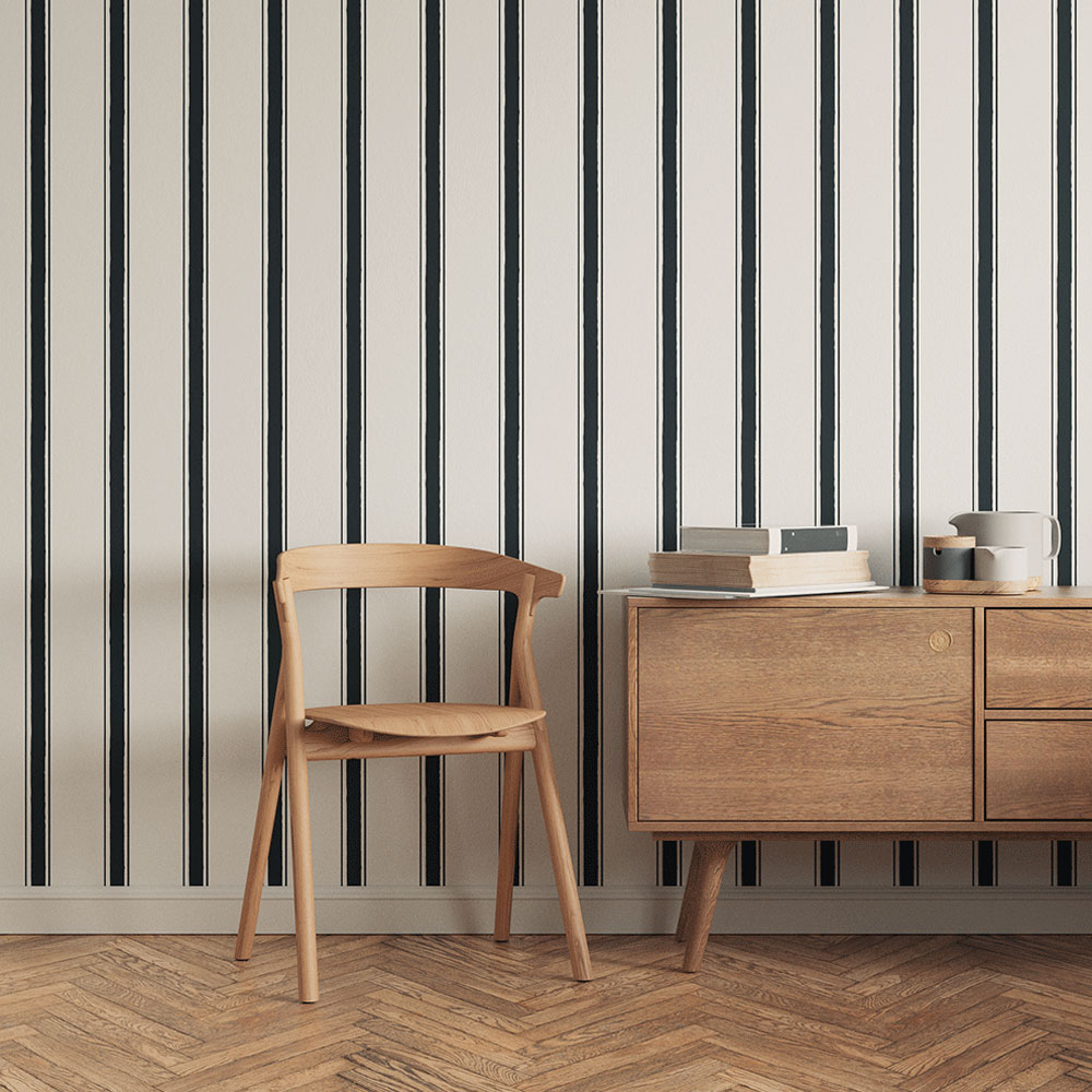 Kelly Hoppen's simple wallpaper tip will streamline your busy hallway |  Ideal Home