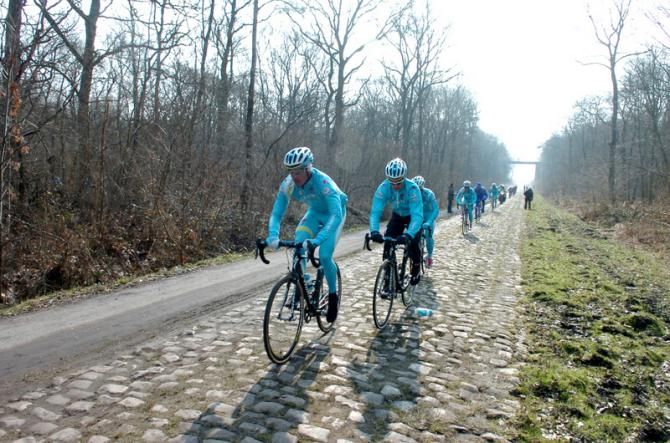 Astana head down the Arenberg trench