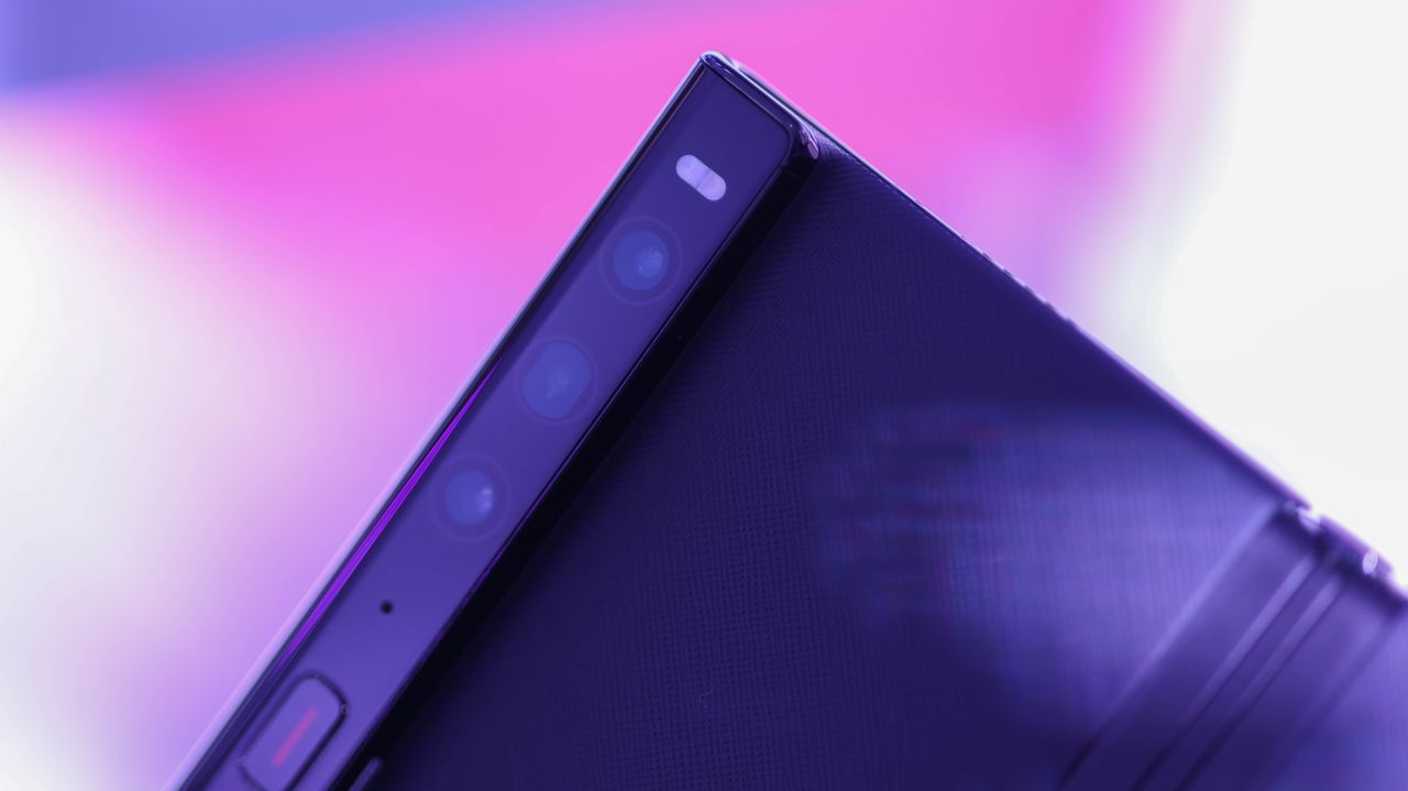 Huawei Mate Xs 2 product photo