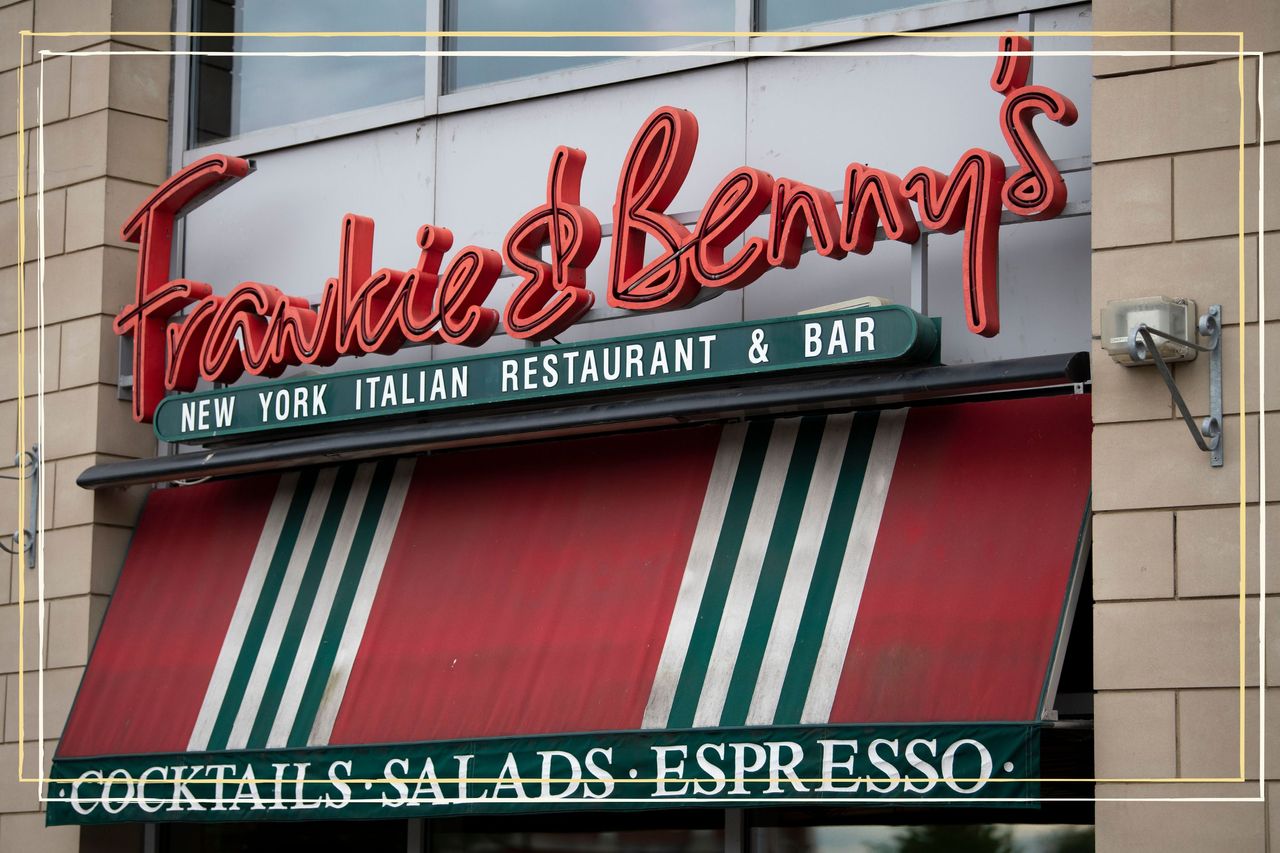 a close up of a Frankie and Benny&#039;s restaurant sign