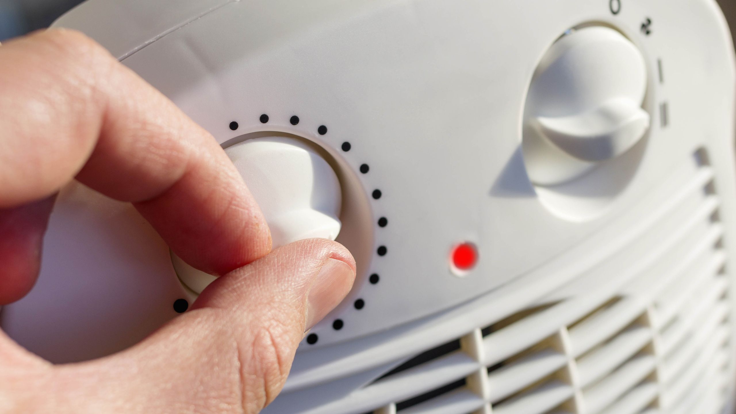 tomsguide.com - Kaycee Hill - How to keep your home warm during a power outage - 5 emergency heating methods