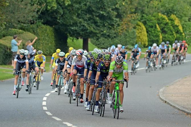Bardiani and Movistar lead the chase