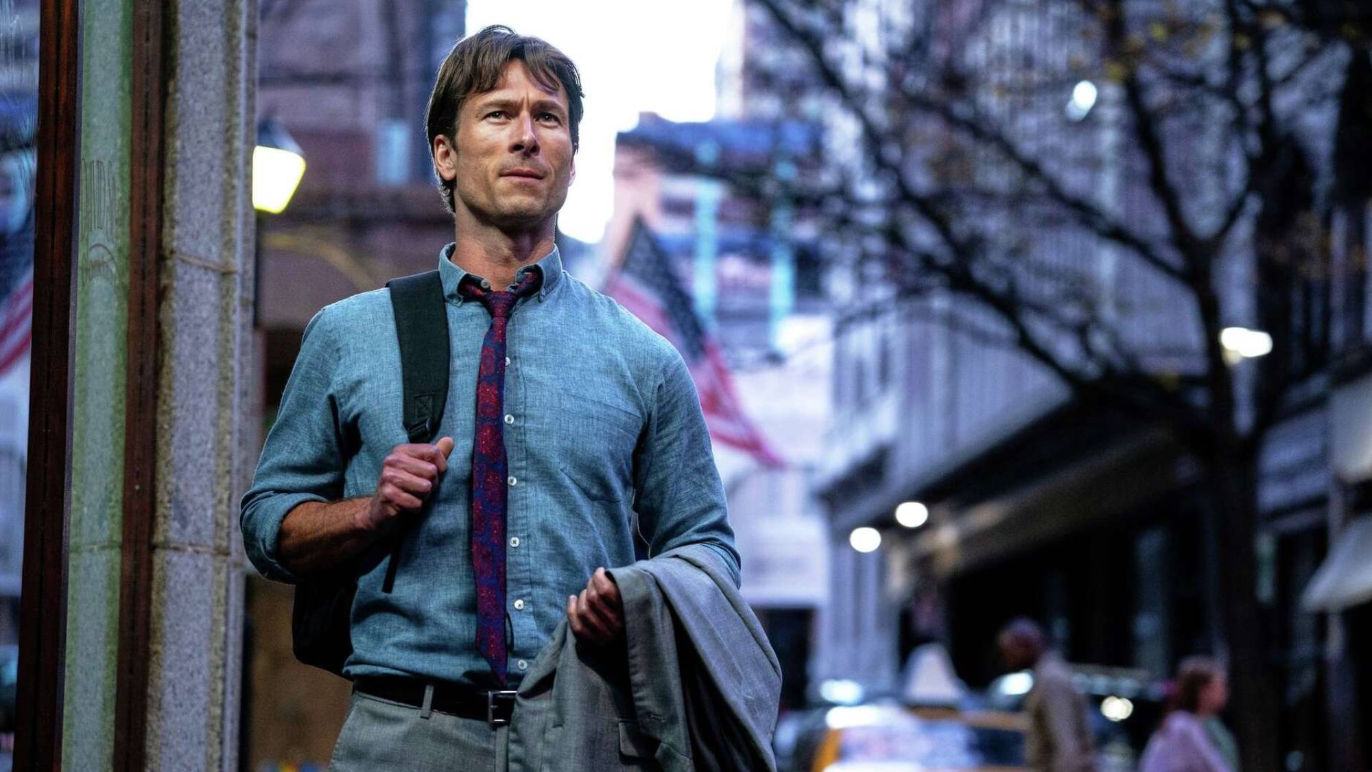 Glen Powell as Becket Redfellow in "How to Make a Killing" on HBO Max
