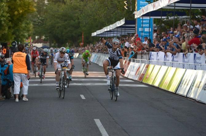 Marcel Kittel (Giant-Shimano) beats Andre Greipel (Lotto Belisol) to the line