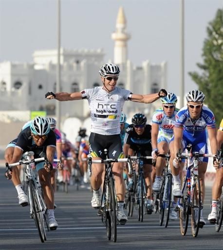 Renshaw celebrates his stage win and taking the race lead