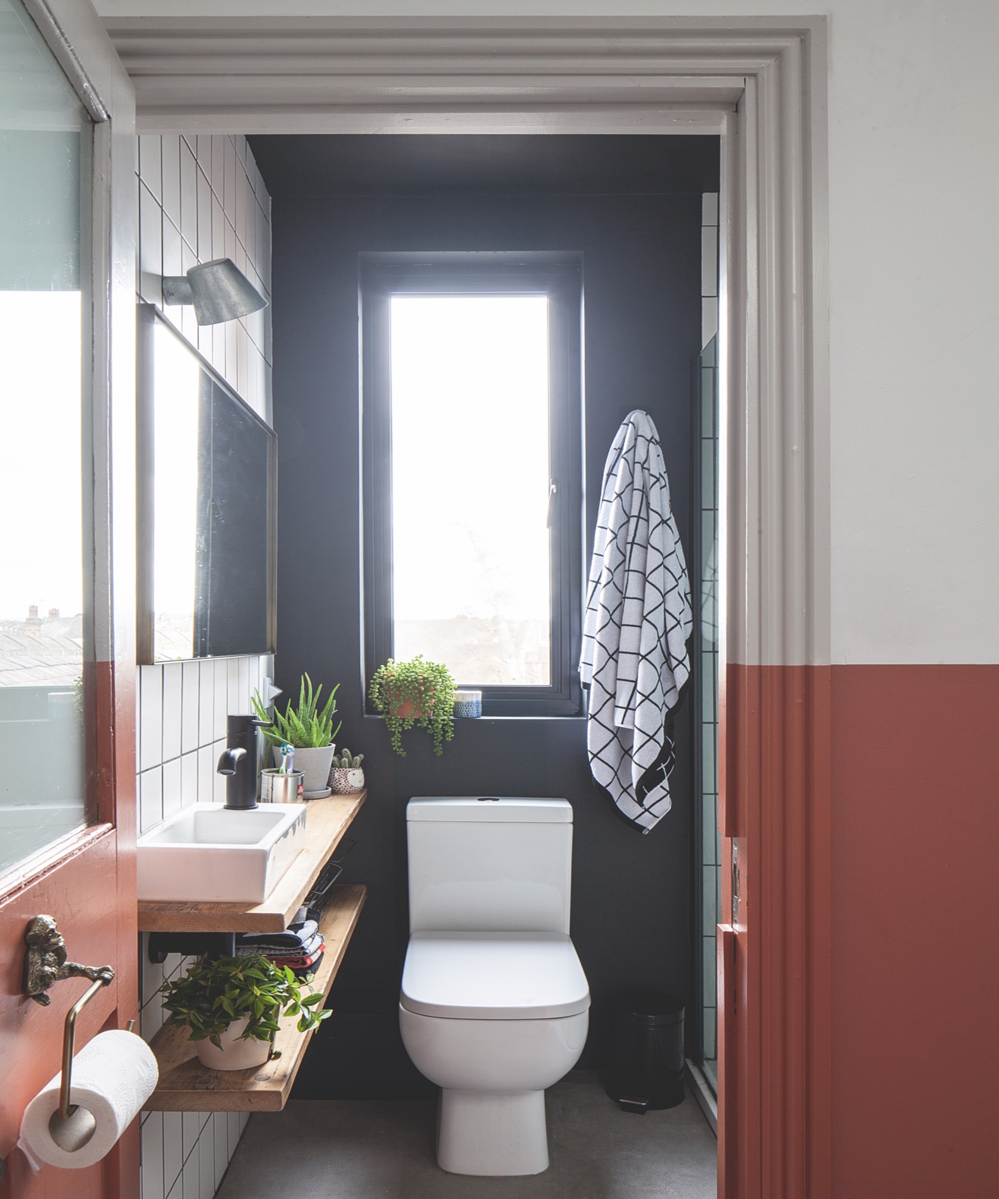 7+ Small Powder Room Ideas for a Beautifully Decorated Half Bath | Abby  Organizes