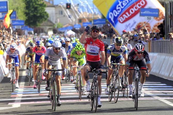 Mark Cavendish(Omega Pharma QuickStep) wins stage 13 of the Giro d'Italia