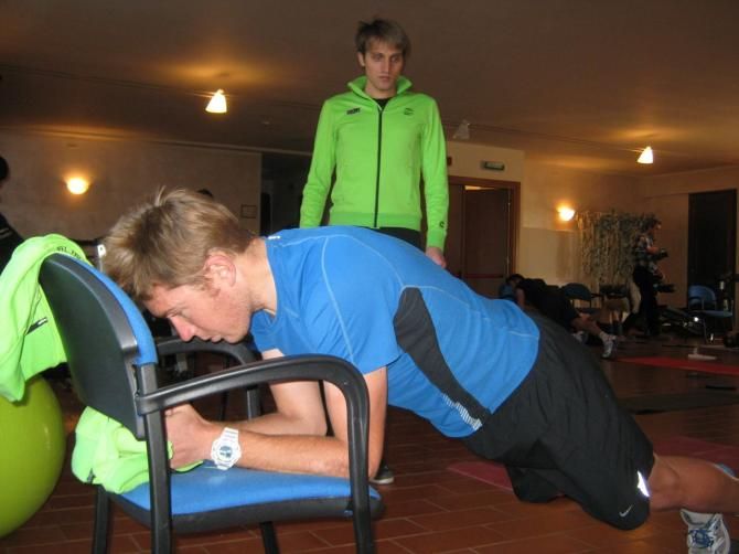 Camerun Wurf works on his core strength before breakfast