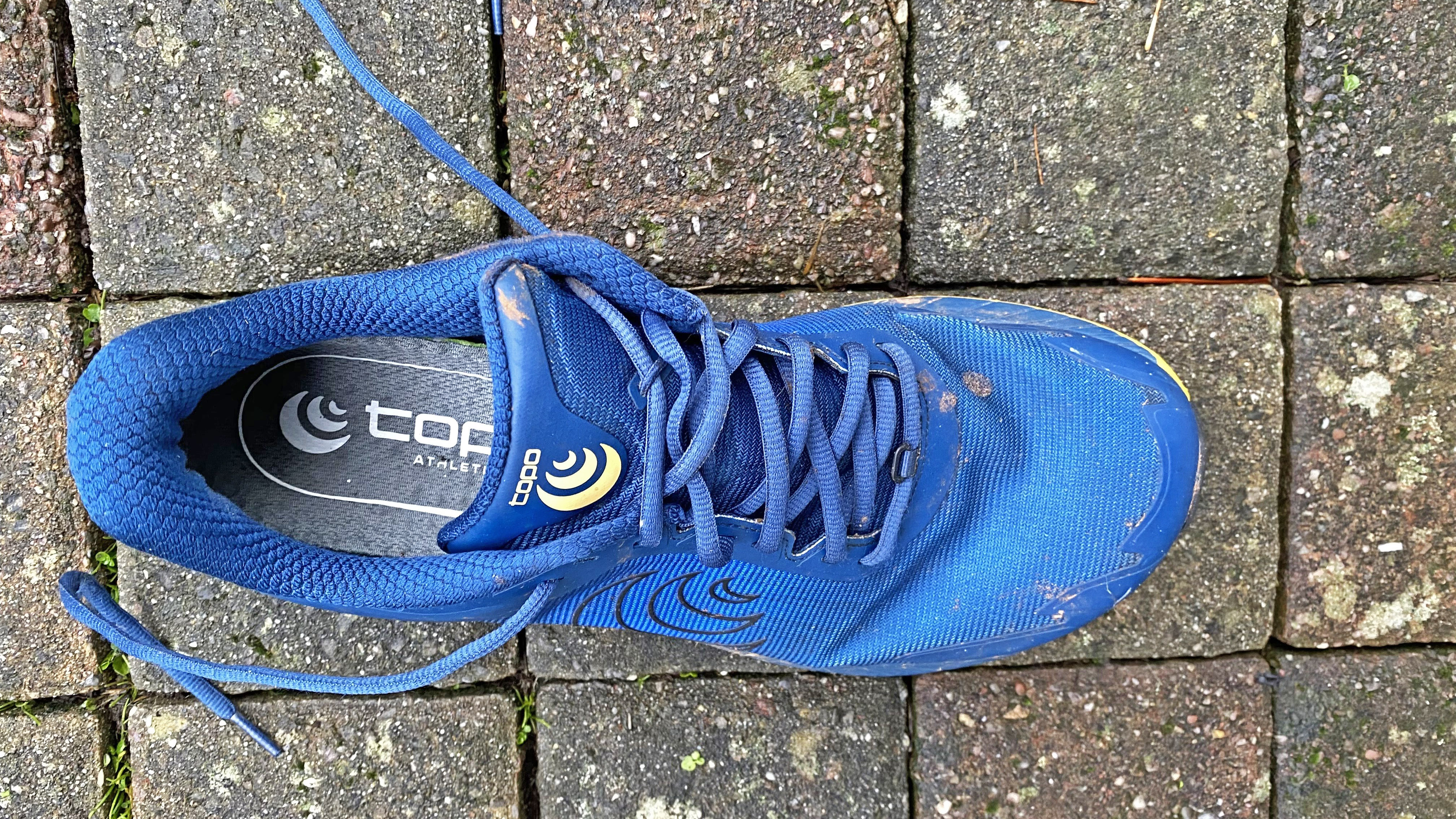 Topo Athletic MTN Racer 4 shown from above