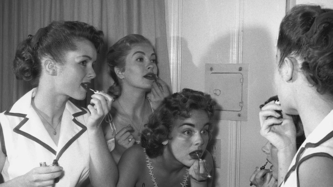 lipstick in the 50s