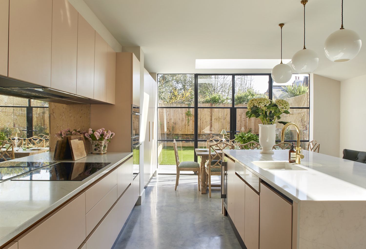 Victorian kitchen extension: A delightfully bright & cheerful kitchen ...