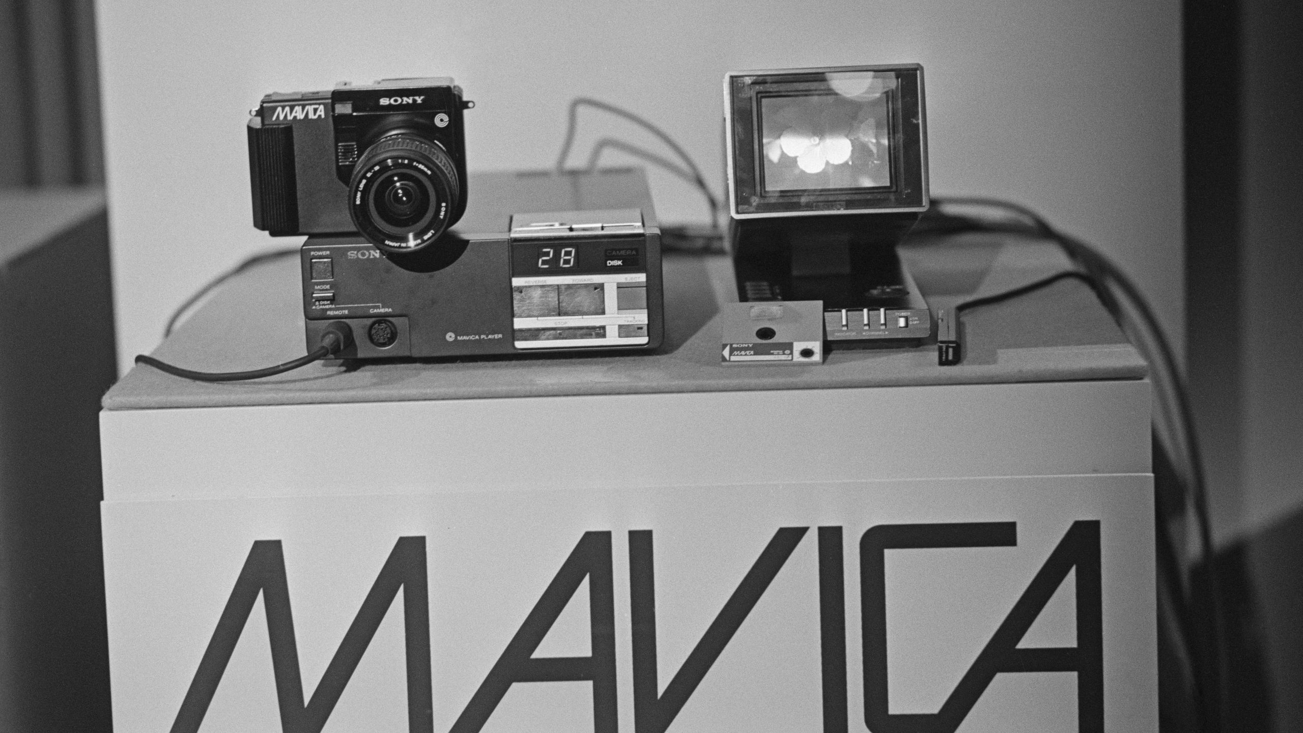 From Floppy Disks to Mirrorless
